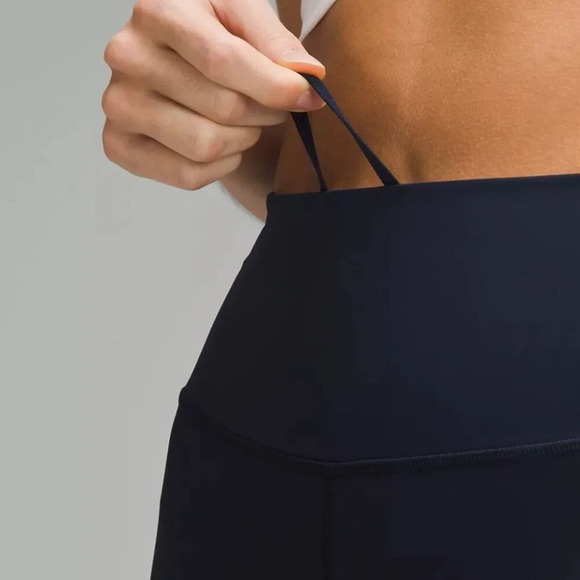 Black, White, Grey Geometric Pattern Cropped Tight, Lululemon, US 4 - Picture 3 of 5